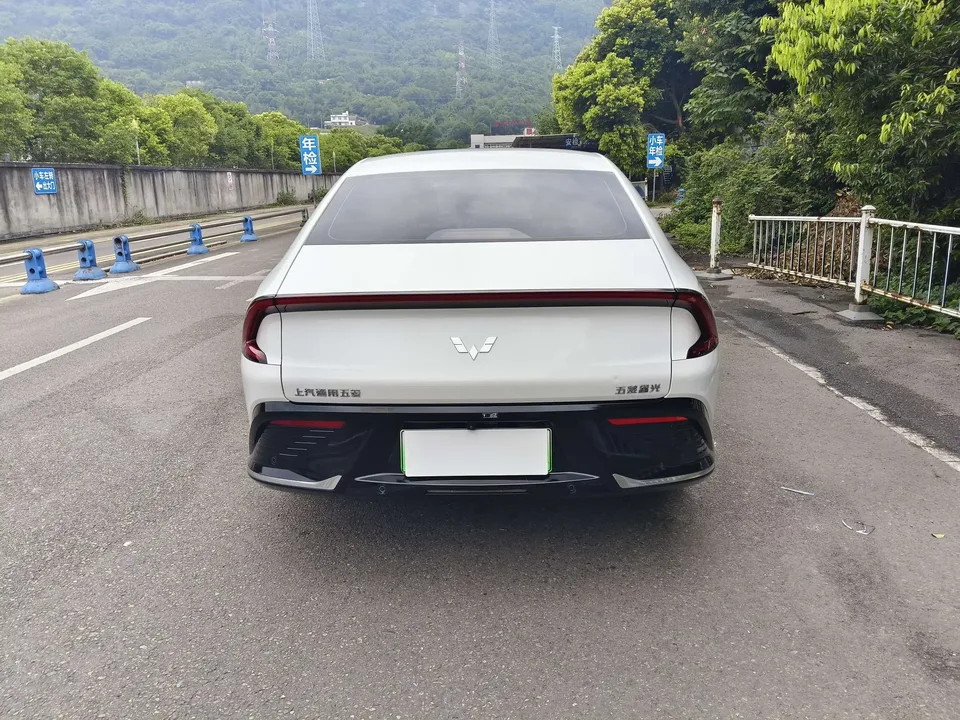 Wuling Starlight PHEV Wuling Starlight PHEV 2024 Co-creation Edition 150 Standard 2024 — thumbnail 2