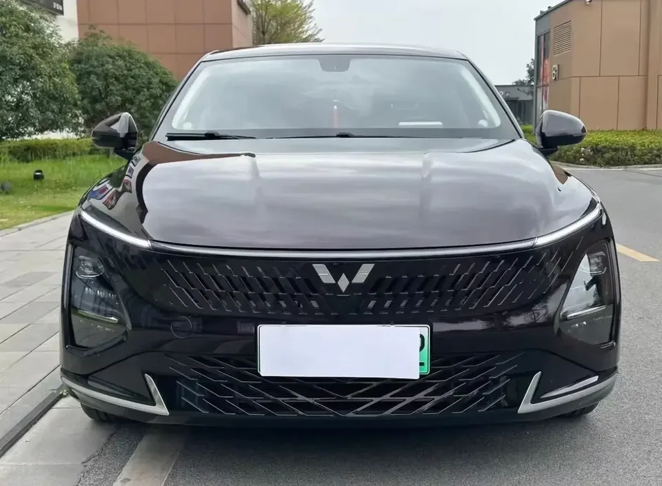 Wuling Starlight PHEV Wuling Starlight PHEV 2024 Co-creation Edition 150 Standard 2024 — миниатюра 2