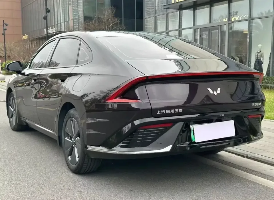 Wuling Starlight PHEV Wuling Starlight PHEV 2024 Co-creation Edition 150 Standard 2024 — миниатюра 3