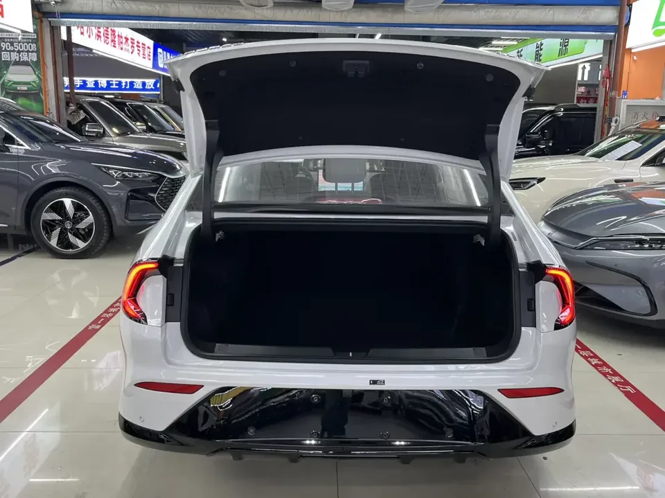 Wuling Starlight PHEV Wuling Starlight PHEV 2025 150km Intelligent Advanced 2026 — thumbnail 5