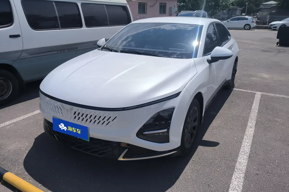 Wuling Starlight PHEV Wuling Starlight PHEV 2025 70km Smart Standard 2025 — photo 1, buy with delivery to Moscow