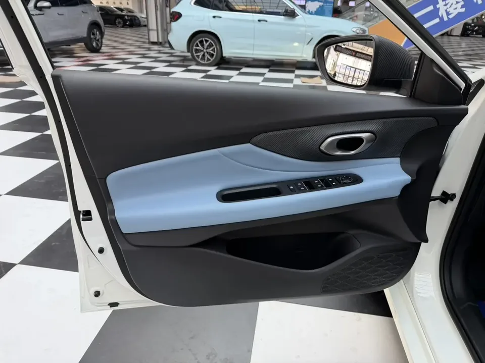 GAC Trumpchi Empow Shadow Leopard 2023 2.0L DHT High Energy Hybrid 2023 — thumbnail 3
