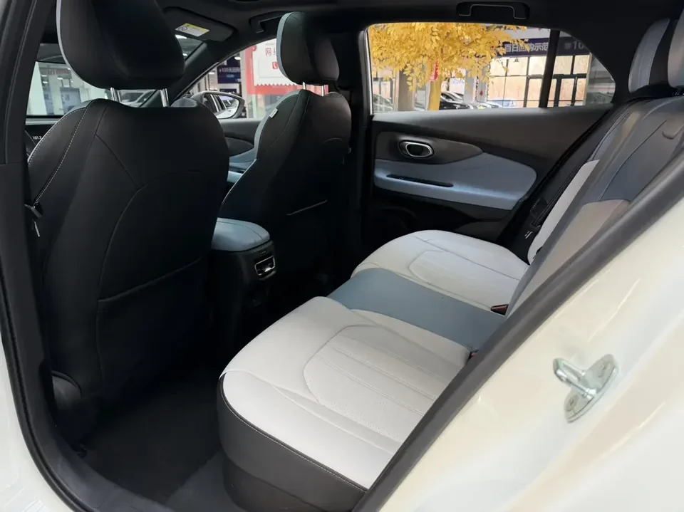 GAC Trumpchi Empow Shadow Leopard 2023 2.0L DHT High Energy Hybrid 2023 — thumbnail 5