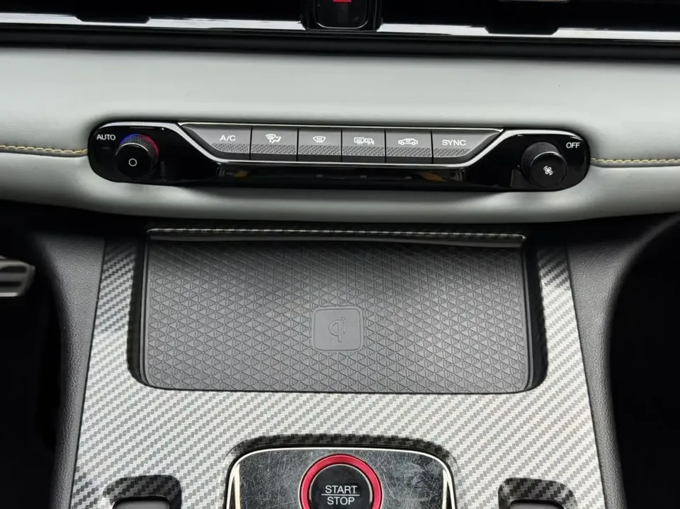 GAC Trumpchi Empow Shadow Leopard 2021 270T J16 version 2022 — thumbnail 4