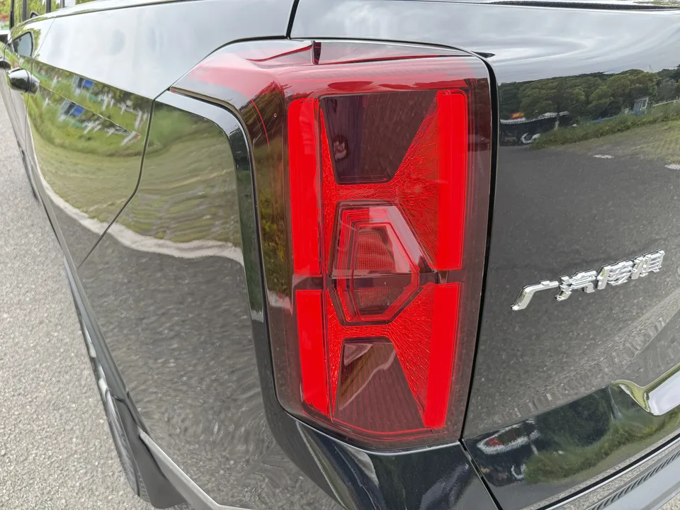 GAC Trumpchi GS8 Trumpchi GS8 2025 Pilot Series 2.0TGDI 2WD 5-seater Deluxe Edition 2024 — thumbnail 3