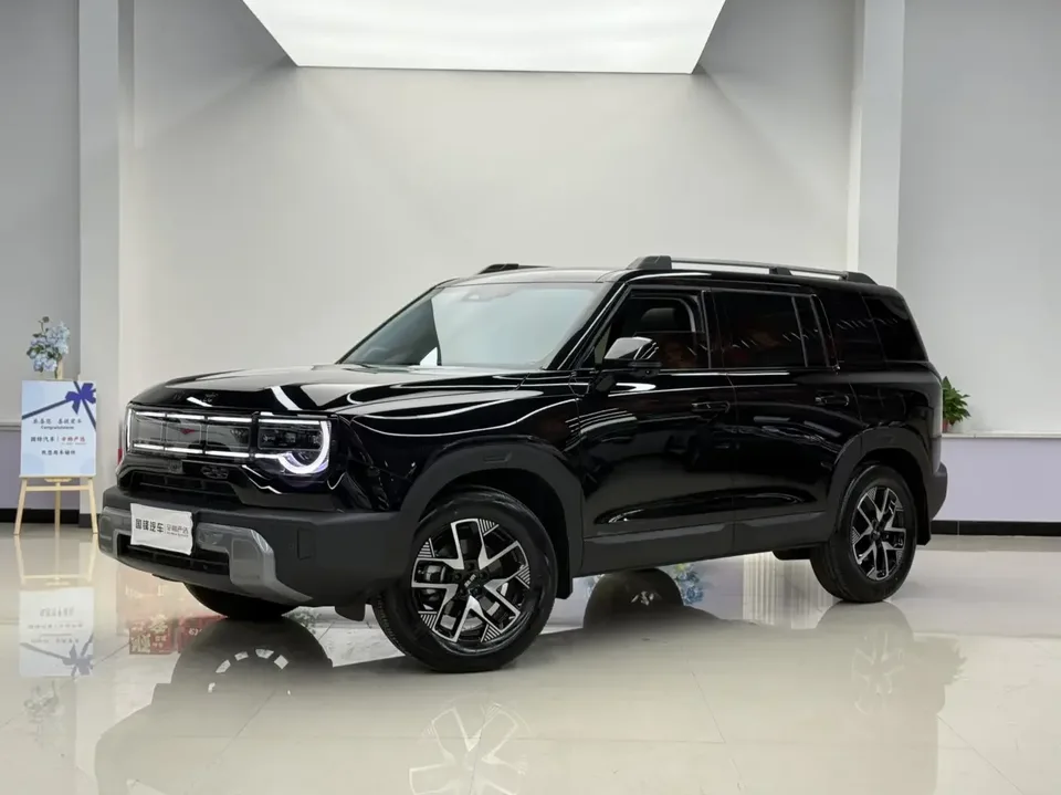 BAIC Beijing Off-road BJ30 Beijing Off-road BJ30 2024 1.5T DCT 2WD Light Wild Pro Edition 2025 — photo 1, buy with delivery to Moscow
