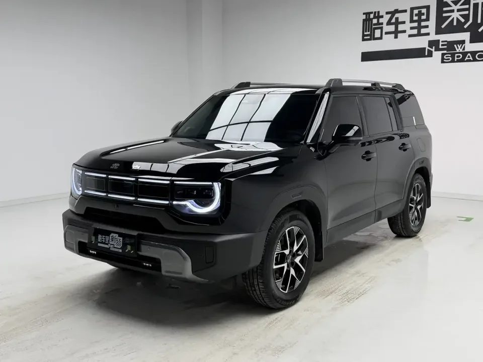 BAIC Beijing Off-road BJ30 Beijing Off-road BJ30 2024 1.5T DCT 2WD Light Wild Pro Edition 2025 — photo 1, buy with delivery to Moscow