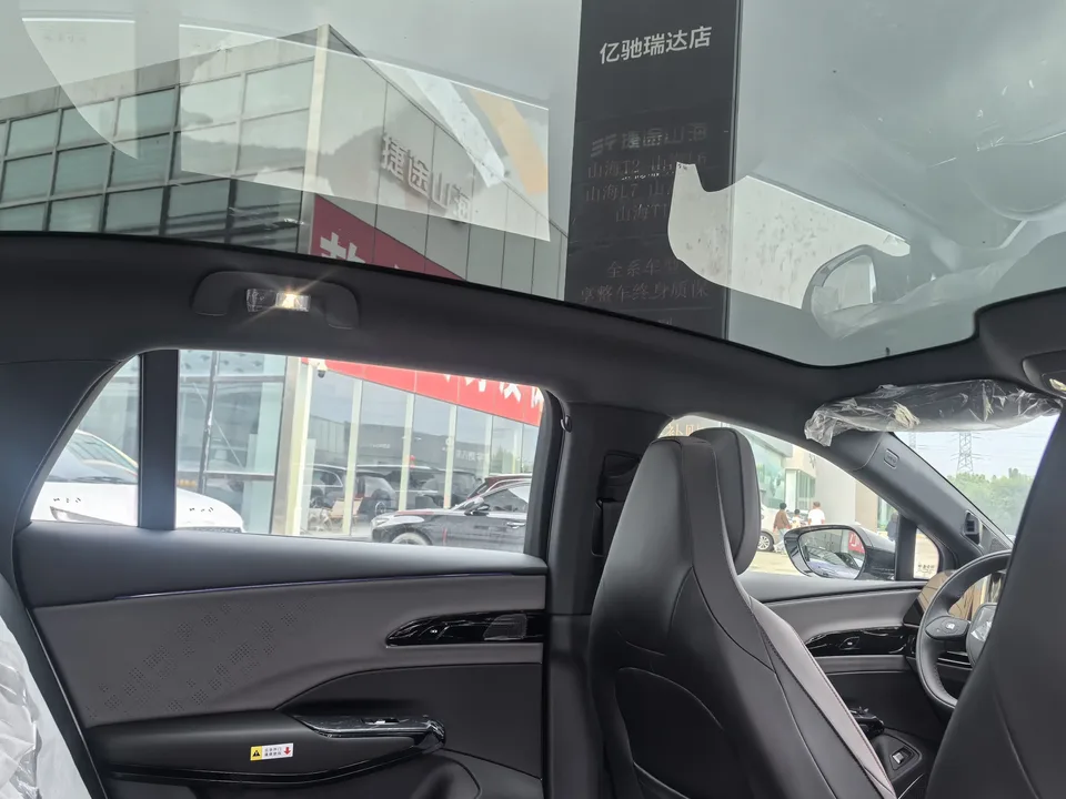 Hongqi EH7 Hongqi EH7 2025 600 Smart Edition 2026 — thumbnail 4