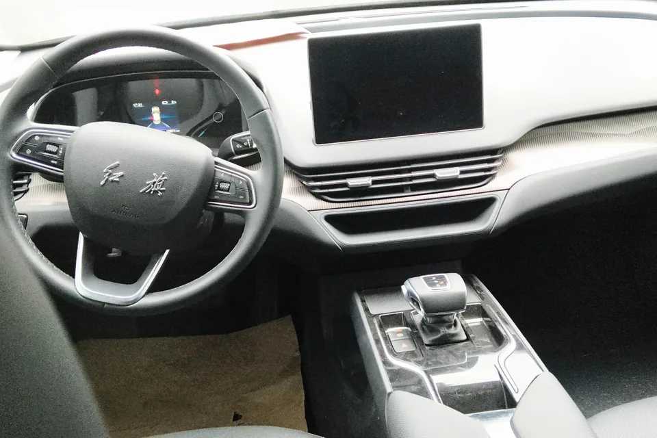 Hongqi E-QM5 Hongqi E-QM5 2022 Charging 431km LeXiang Edition 5-seater 2023 — миниатюра 4