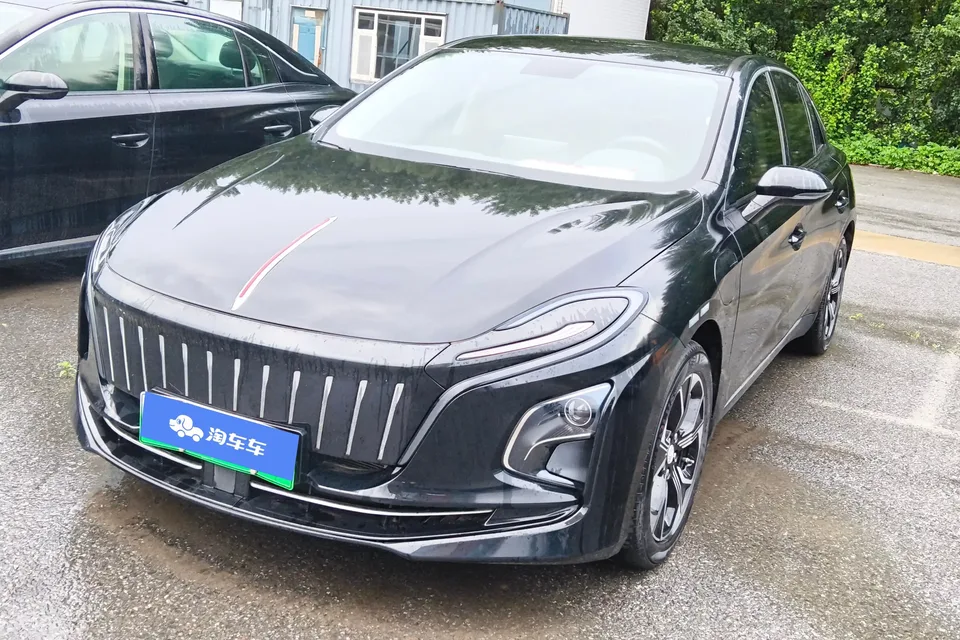 Hongqi E-QM5 Hongqi E-QM5 2022 Charging 431km LeXiang Edition 5-seater 2023 — фото 1, купить с доставкой в Москву