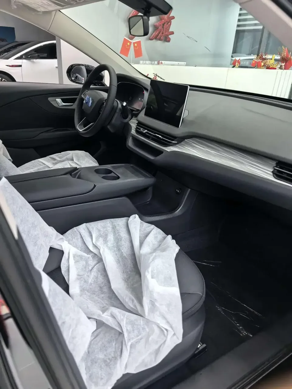Hongqi E-QM5 Hongqi E-QM5 2025 500KM Travel Edition 2025 — thumbnail 4