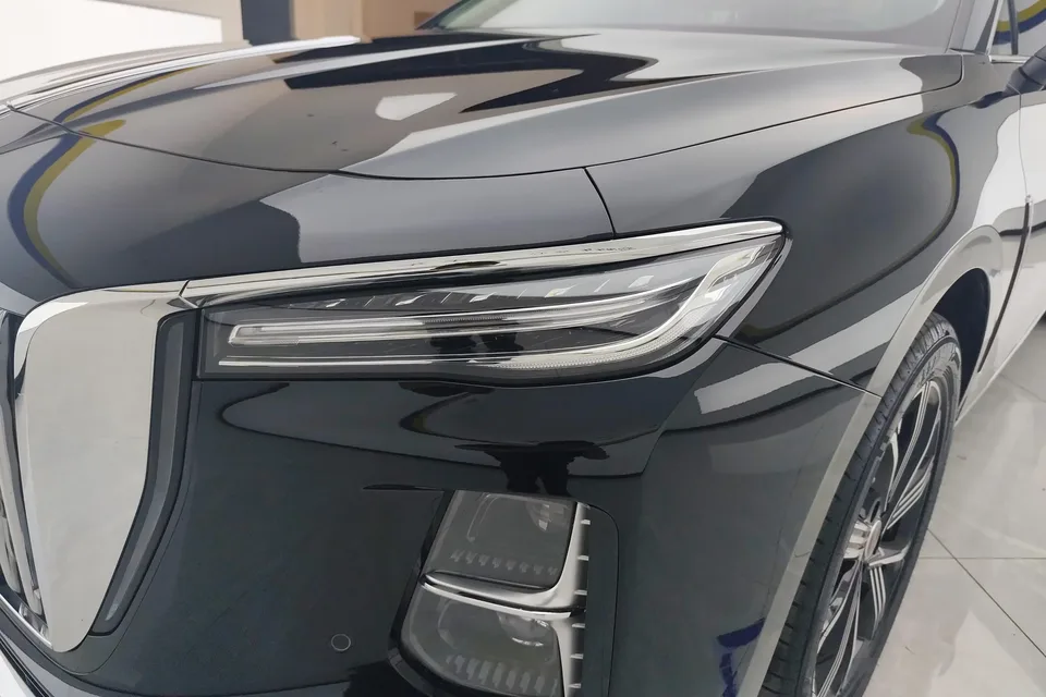 Hongqi H5 PHEV Hongqi H5 PHEV 2025 130 Super Mixed Version 2026 — thumbnail 2