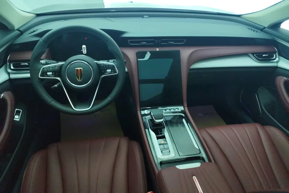 Hongqi H5 PHEV Hongqi H5 PHEV 2025 130 Super Mixed Version 2026 — thumbnail 4