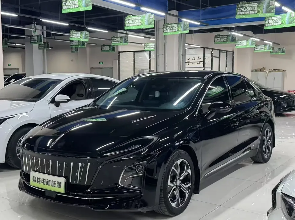 Hongqi E-QM5 Hongqi E-QM5 2023 Modified basic travel version 2024 — photo 1, buy with delivery to Moscow