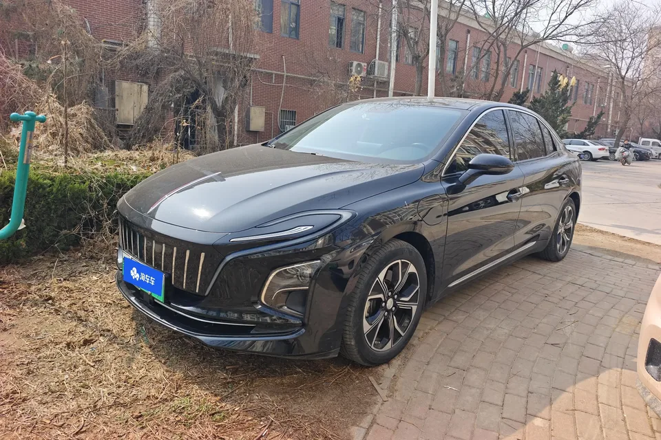 Hongqi E-QM5 Hongqi E-QM5 2022 Charging 431km LeXiang Edition 5-seater 2022 — photo 1, buy with delivery to Moscow