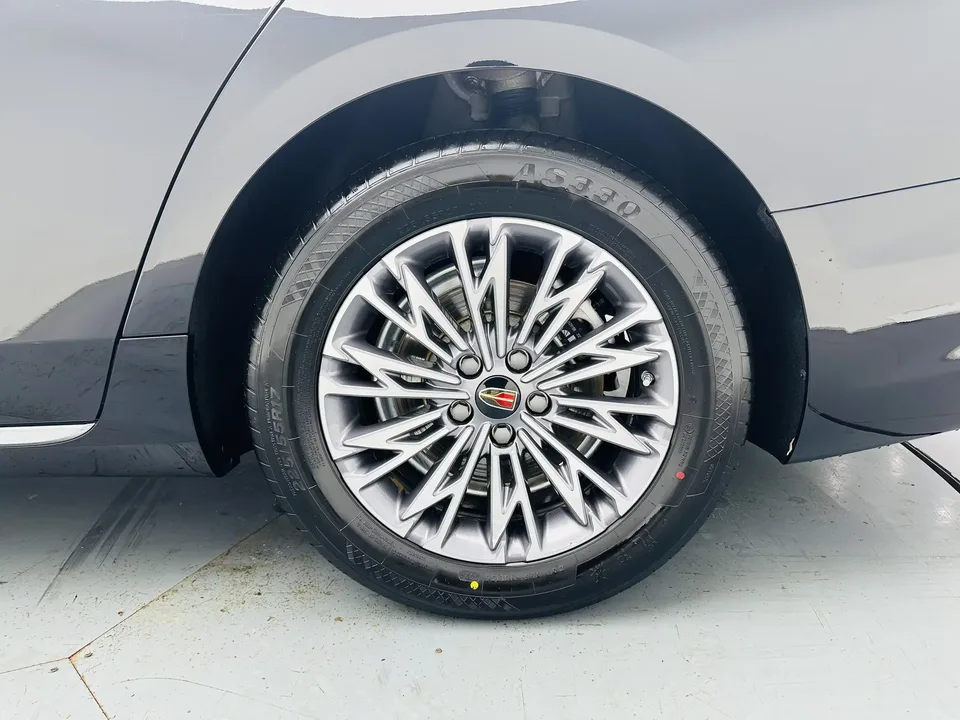 Hongqi H5 Hongqi H5 2024 1.5T DCT Zhilian Qiyun Edition 2024 — миниатюра 3
