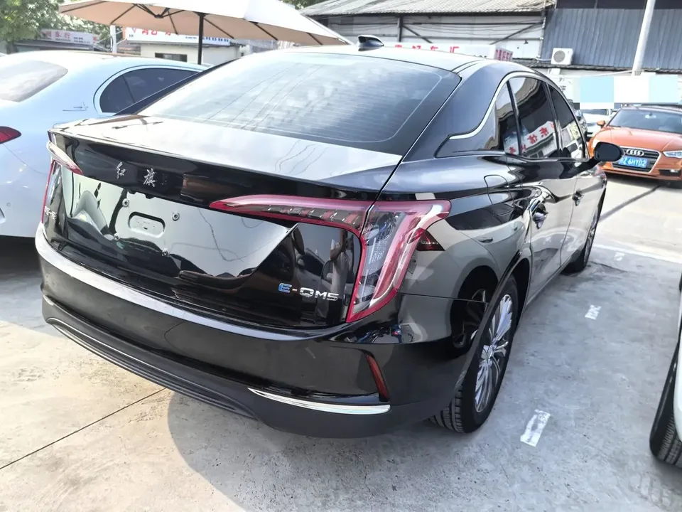 Hongqi E-QM5 Hongqi E-QM5 2023 Basic travel version 2023 — миниатюра 2