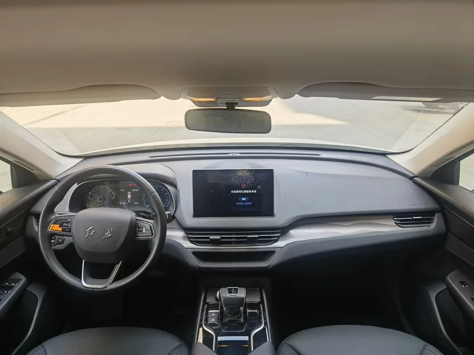 Hongqi E-QM5 Hongqi E-QM5 2021 Online Charging Basic Edition 4 Seats 2026 — thumbnail 3