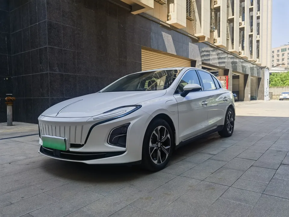 Hongqi E-QM5 Hongqi E-QM5 2021 Online Charging Basic Edition 4 Seats 2026 — photo 1, buy with delivery to Moscow