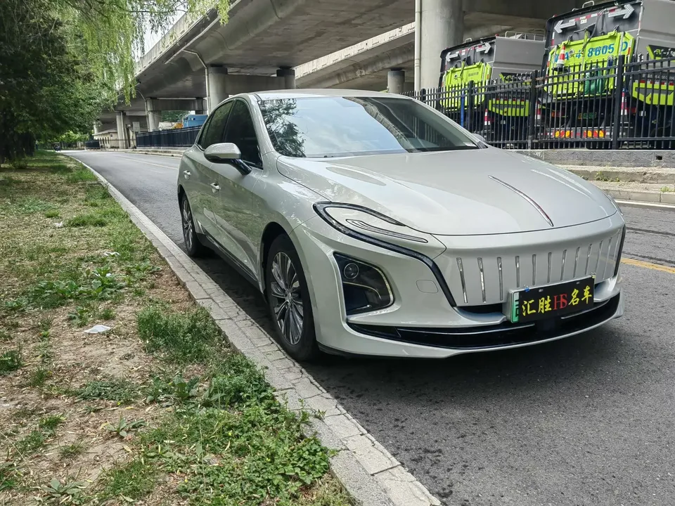 Hongqi E-QM5 Hongqi E-QM5 2022 Charging 431km LeXiang Edition 5-seater 2023 — thumbnail 3