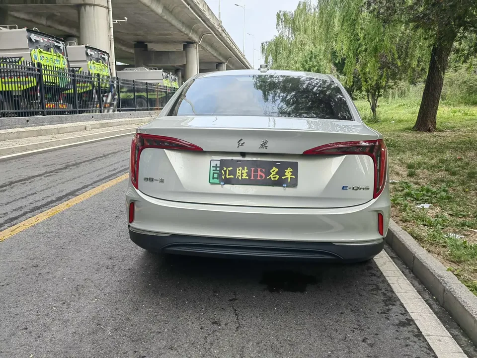 Hongqi E-QM5 Hongqi E-QM5 2022 Charging 431km LeXiang Edition 5-seater 2023 — thumbnail 5
