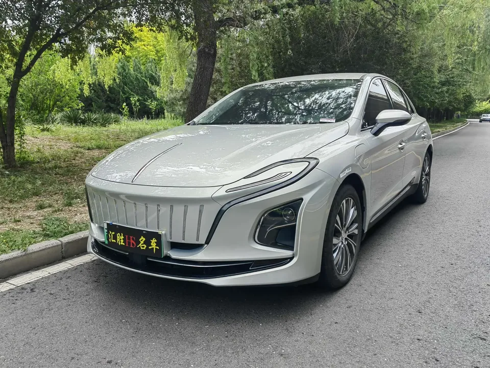 Hongqi E-QM5 Hongqi E-QM5 2022 Charging 431km LeXiang Edition 5-seater 2023 — photo 1, buy with delivery to Moscow