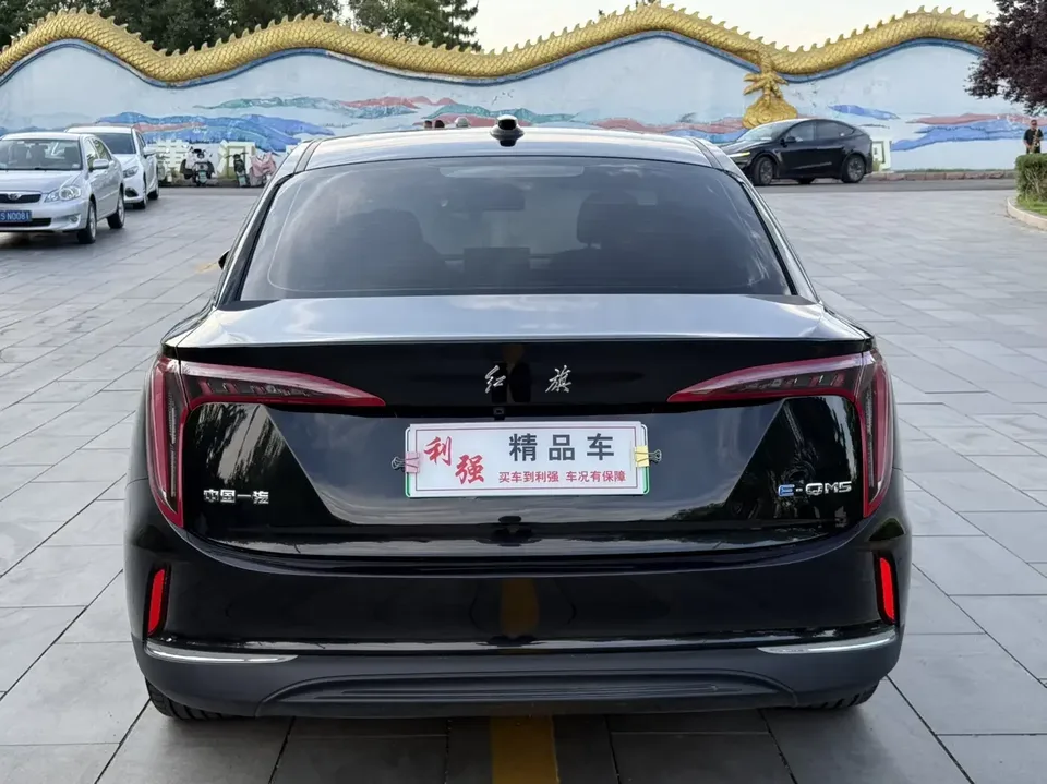 Hongqi E-QM5 Hongqi E-QM5 2022 Charging 431km LeXiang Edition 5-seater 2022 — thumbnail 2