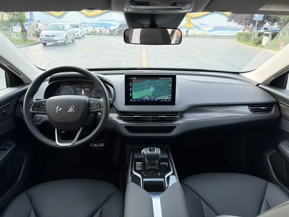 Hongqi E-QM5 Hongqi E-QM5 2022 Charging 431km LeXiang Edition 5-seater 2022 — thumbnail 3