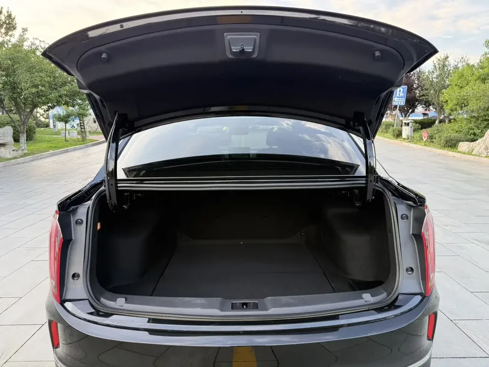 Hongqi E-QM5 Hongqi E-QM5 2022 Charging 431km LeXiang Edition 5-seater 2022 — thumbnail 5