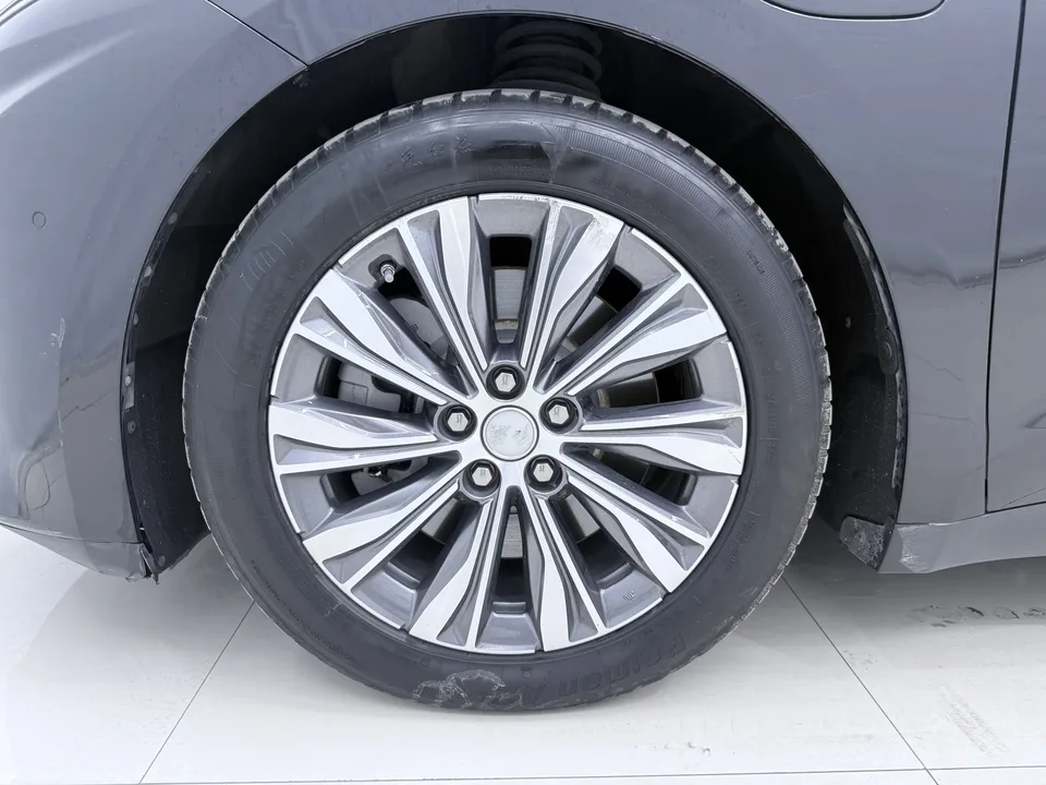 Hongqi E-QM5 Hongqi E-QM5 2022 Charging 431km LeXiang Edition 5-seater 2023 — thumbnail 3