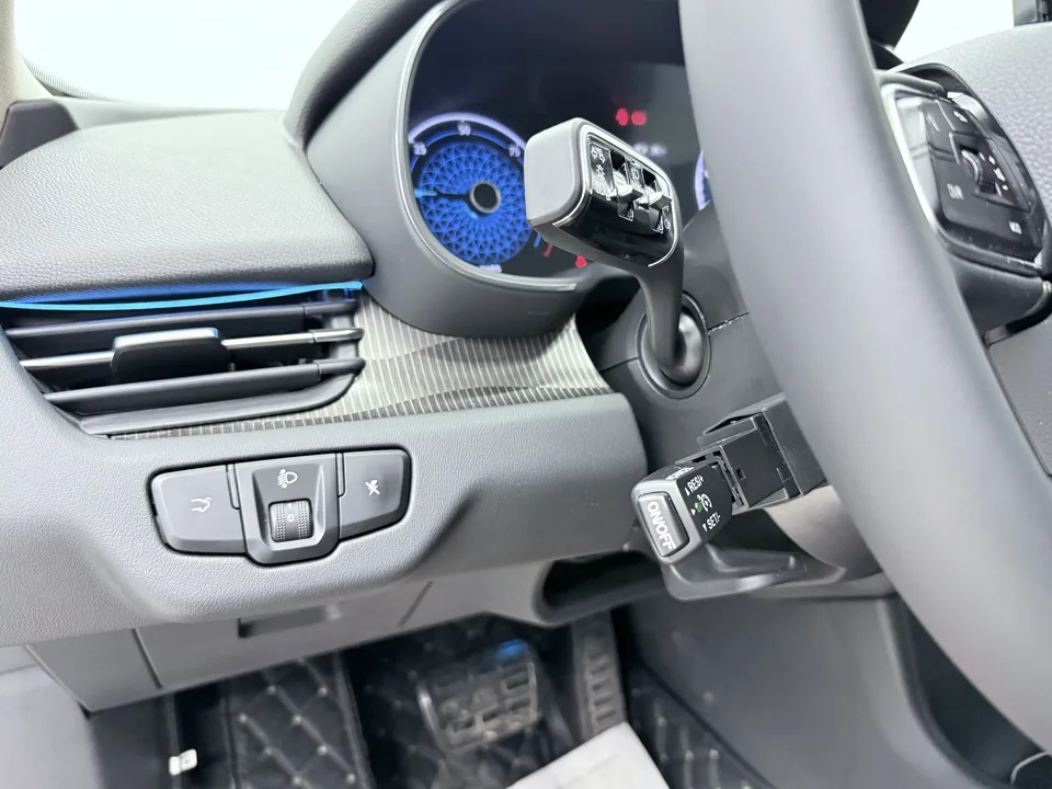 Hongqi E-QM5 Hongqi E-QM5 2022 Charging 431km LeXiang Edition 5-seater 2023 — thumbnail 4