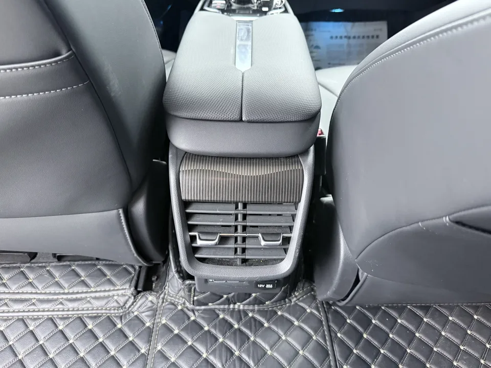Hongqi E-QM5 Hongqi E-QM5 2022 Charging 431km LeXiang Edition 5-seater 2023 — thumbnail 5