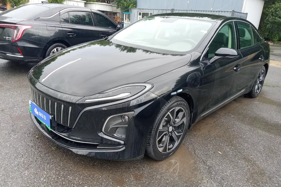 Hongqi E-QM5 Hongqi E-QM5 2021 Charging Flagship Edition 2023 — photo 1, buy with delivery to Moscow