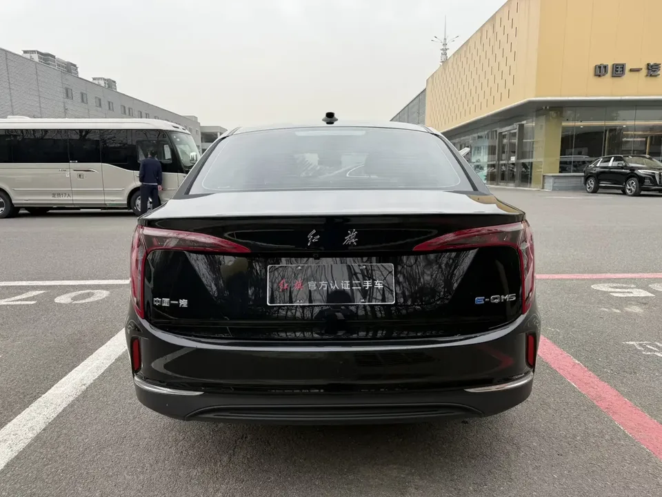 Hongqi E-QM5 Hongqi E-QM5 2024 500km travel version 100kW 2024 — thumbnail 2