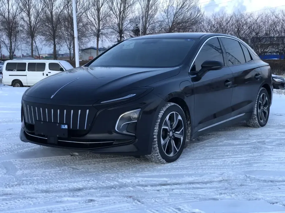 Hongqi E-QM5 Hongqi E-QM5 2021 Charging T3 version 4 seats 2022 — photo 1, buy with delivery to Moscow