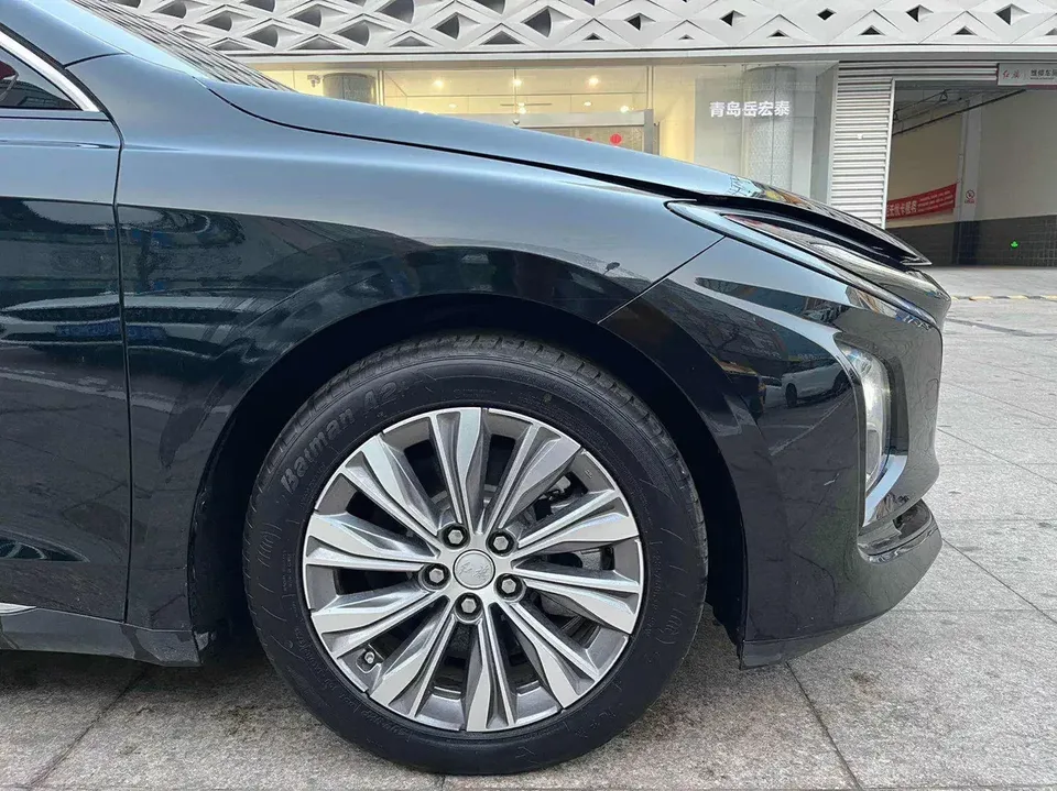 Hongqi E-QM5 Hongqi E-QM5 2022 Charging 431km LeXiang Edition 5-seater 2024 — thumbnail 3