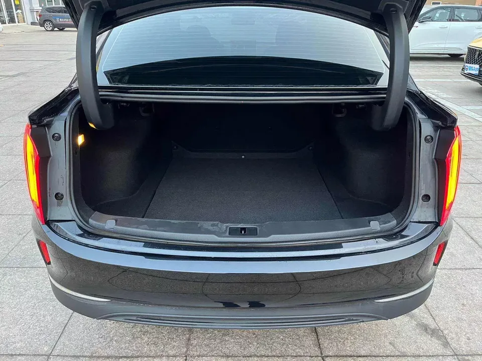 Hongqi E-QM5 Hongqi E-QM5 2022 Charging 431km LeXiang Edition 5-seater 2024 — thumbnail 4