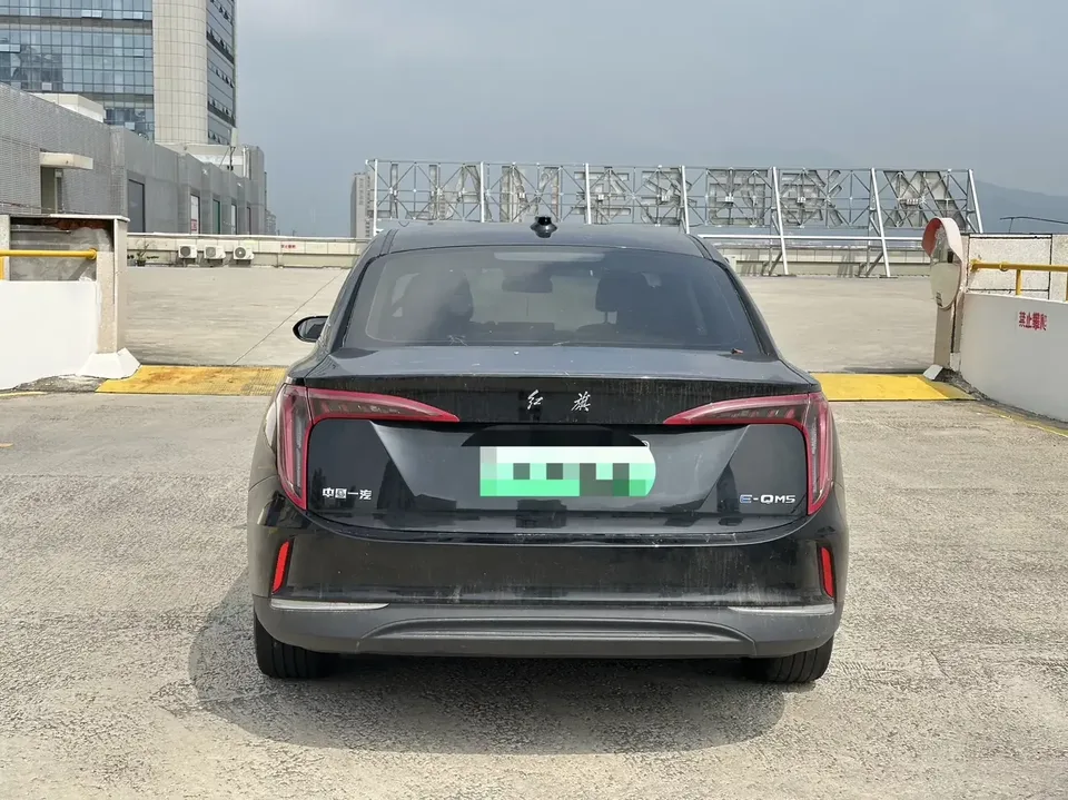 Hongqi E-QM5 Hongqi E-QM5 2022 Charging 431km LeXiang Edition 5-seater 2022 — thumbnail 2