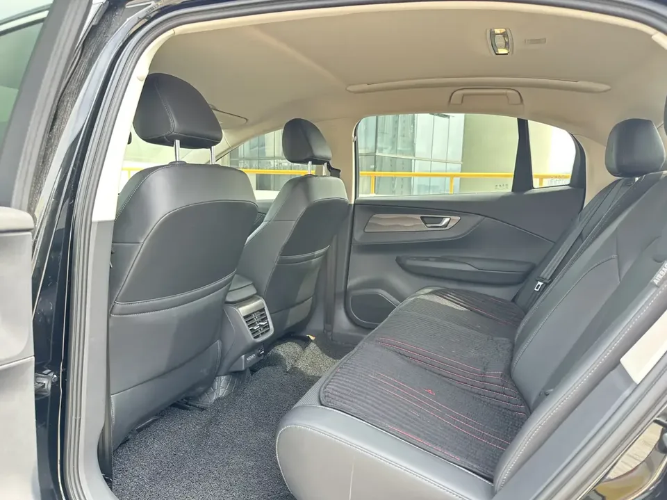 Hongqi E-QM5 Hongqi E-QM5 2022 Charging 431km LeXiang Edition 5-seater 2022 — thumbnail 3
