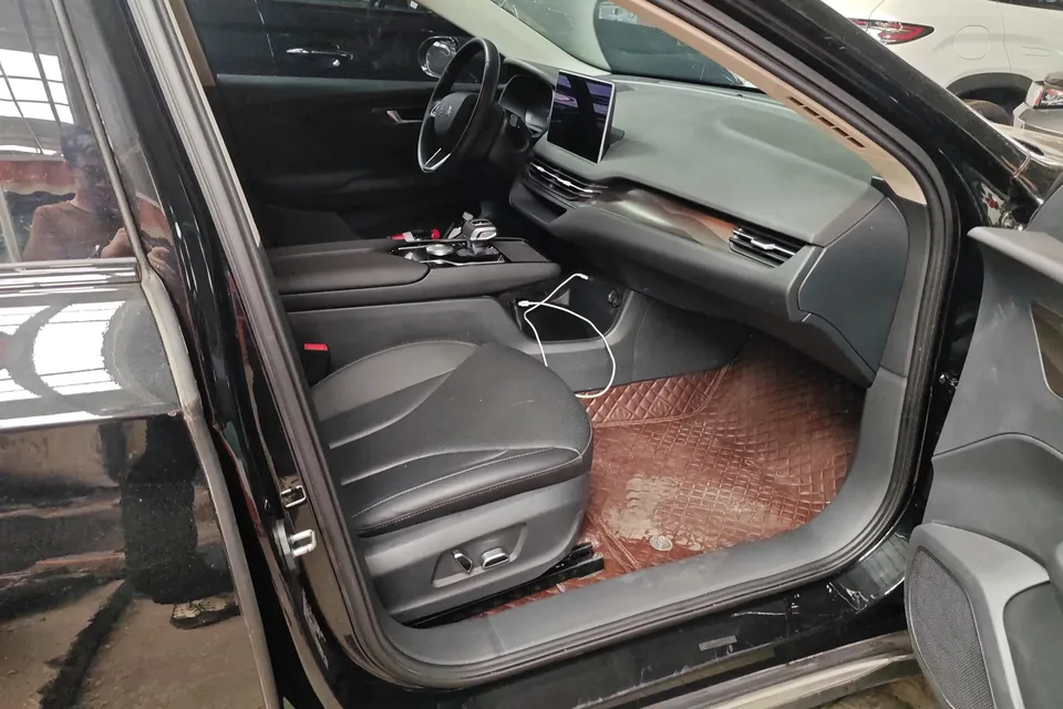 Hongqi E-QM5 Hongqi E-QM5 2022 Charging 431km LeXiang Edition 5-seater 2024 — thumbnail 2