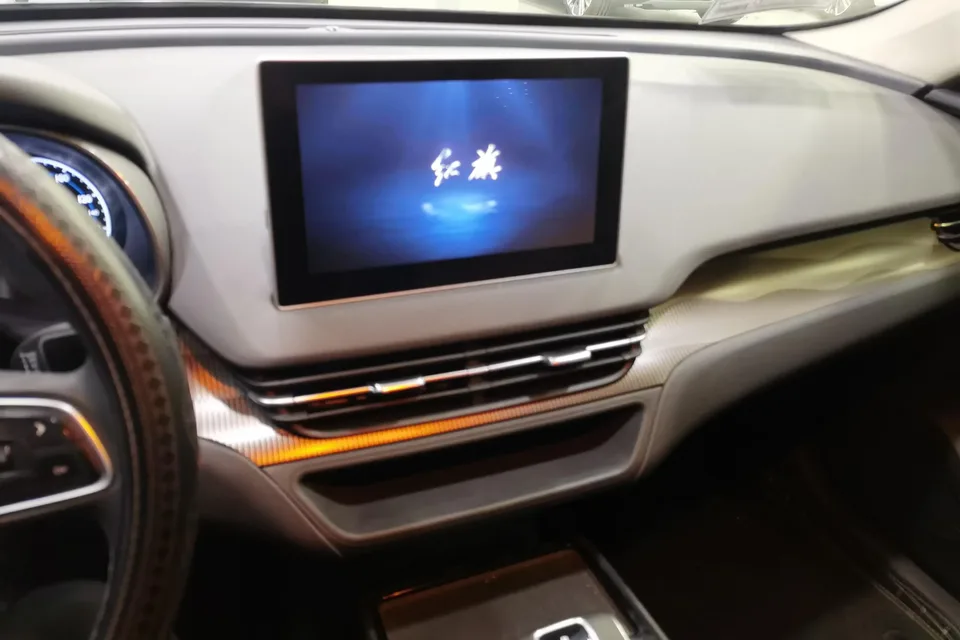 Hongqi E-QM5 Hongqi E-QM5 2024 450km travel version 100kW 2024 — thumbnail 4