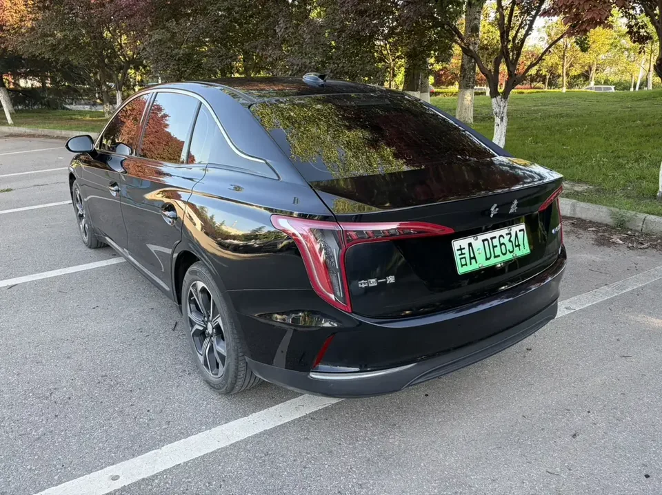 Hongqi E-QM5 Hongqi E-QM5 2023 Modified basic travel version 2024 — thumbnail 2