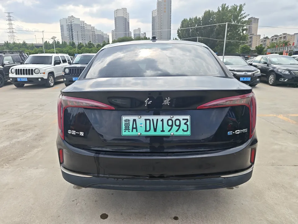 Hongqi E-QM5 Hongqi E-QM5 2023 Basic travel version 2024 — thumbnail 2