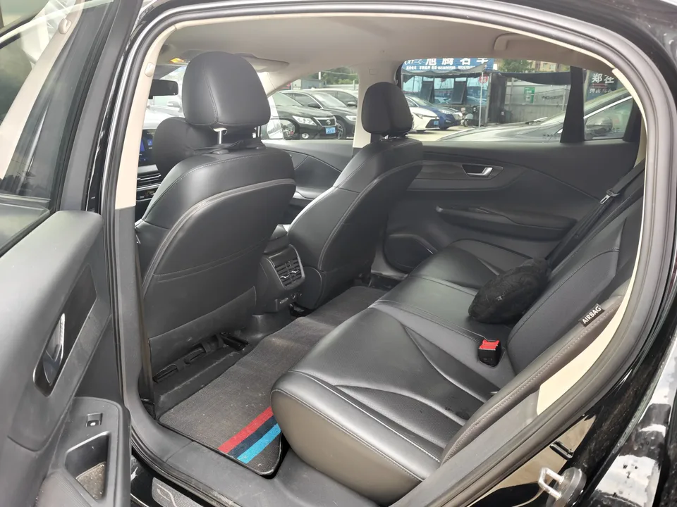 Hongqi E-QM5 Hongqi E-QM5 2023 Basic travel version 2024 — thumbnail 3