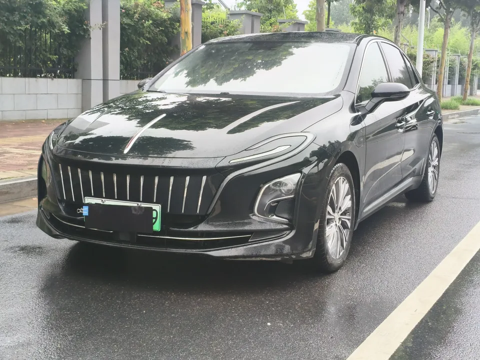 Hongqi E-QM5 Hongqi E-QM5 2024 500km travel version 100kW 2024 — thumbnail 3