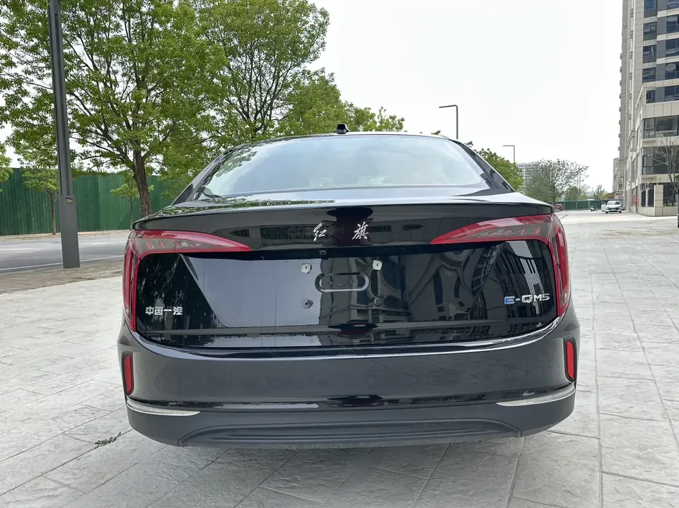 Hongqi E-QM5 Hongqi E-QM5 2023 Modified basic travel version 2024 — thumbnail 2