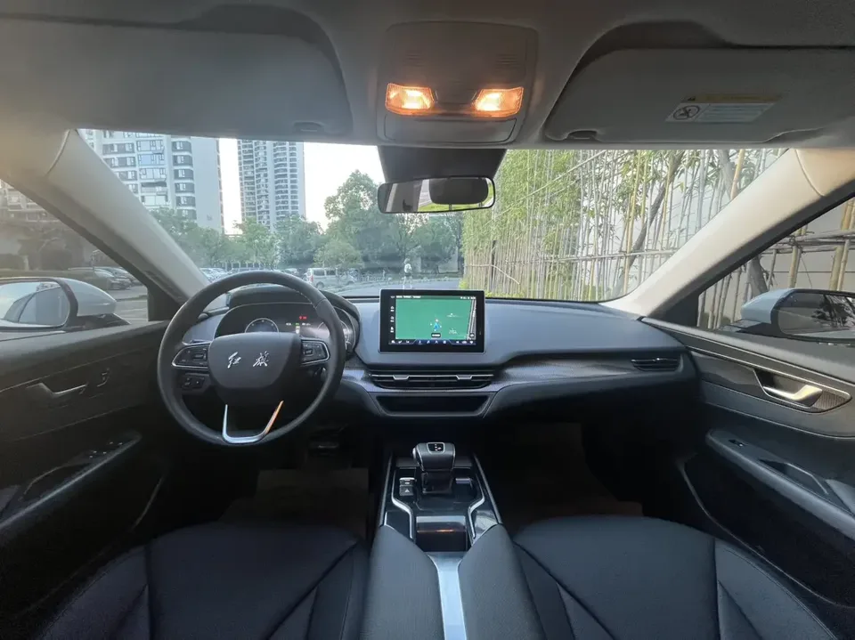 Hongqi E-QM5 Hongqi E-QM5 2022 Charging 431km LeXiang Edition 5-seater 2022 — thumbnail 3