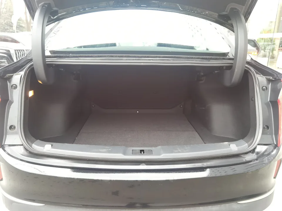 Hongqi E-QM5 Hongqi E-QM5 2024 500km travel version 100kW 2024 — thumbnail 4