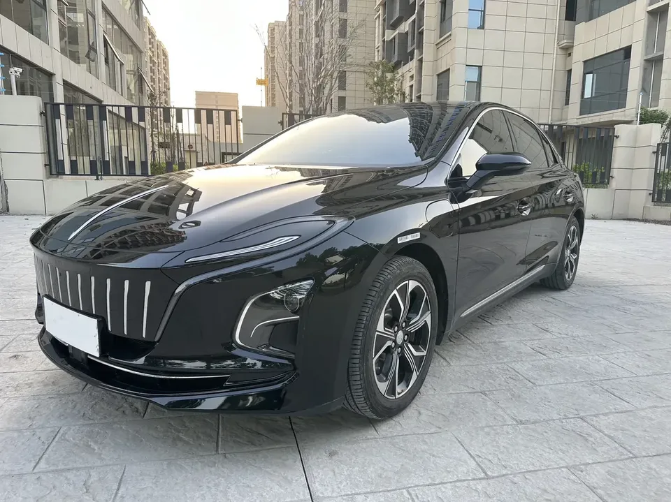 Hongqi E-QM5 Hongqi E-QM5 2023 Modified basic travel version 2024 — photo 1, buy with delivery to Moscow