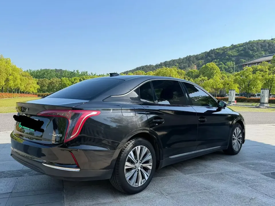 Hongqi E-QM5 Hongqi E-QM5 2023 Modified basic travel version 2023 — thumbnail 5